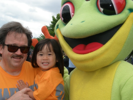 Karis and Daddy with the frog
